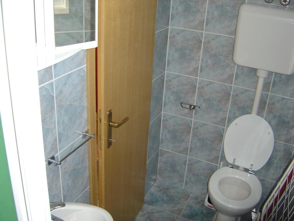 Apartments Kairos - Bili 9 Kaštela الغرفة الصورة