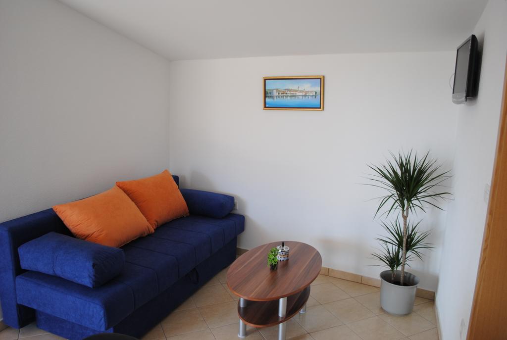 Apartments Kairos - Bili 9 Kaštela الغرفة الصورة