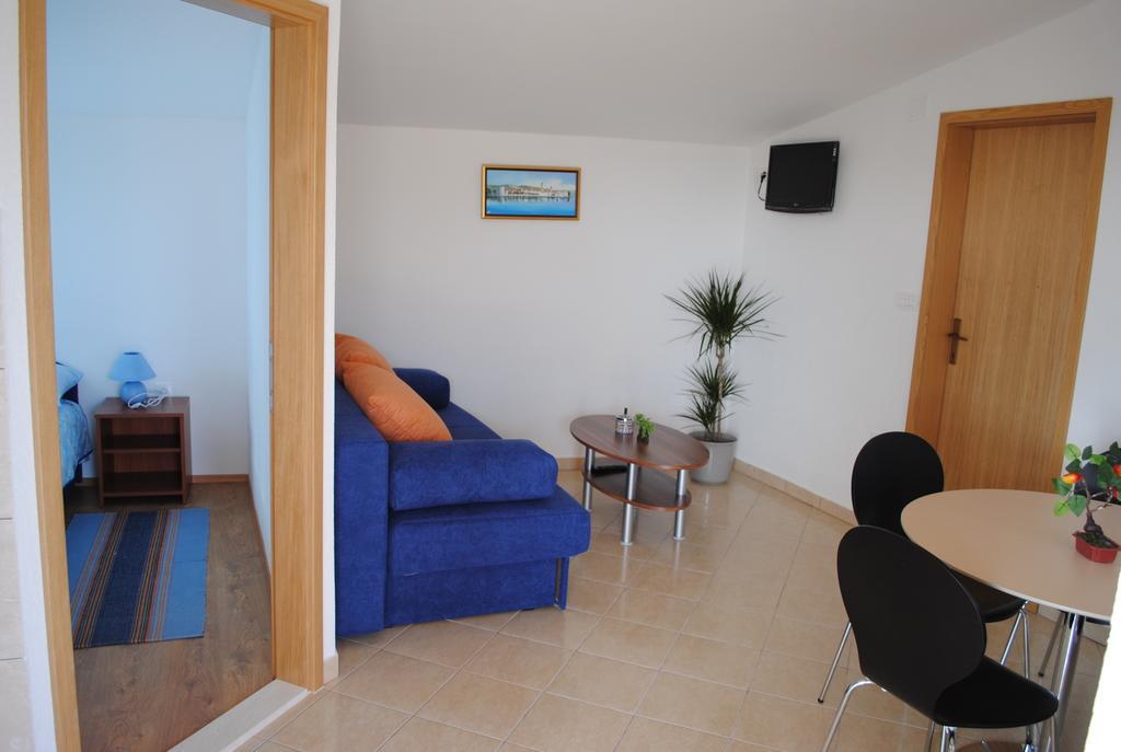 Apartments Kairos - Bili 9 Kaštela الغرفة الصورة