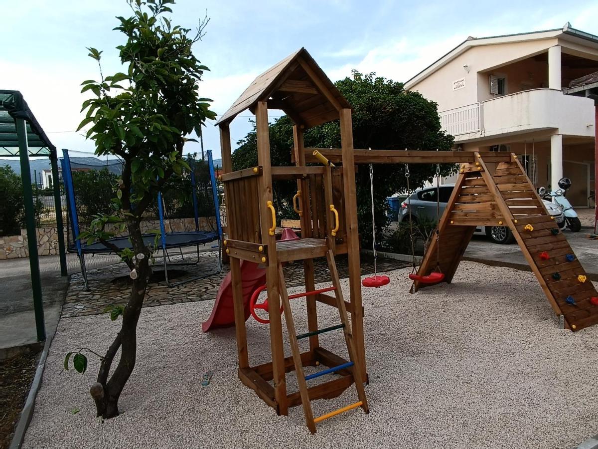 Apartments Kairos - Bili 9 Kaštela المظهر الخارجي الصورة
